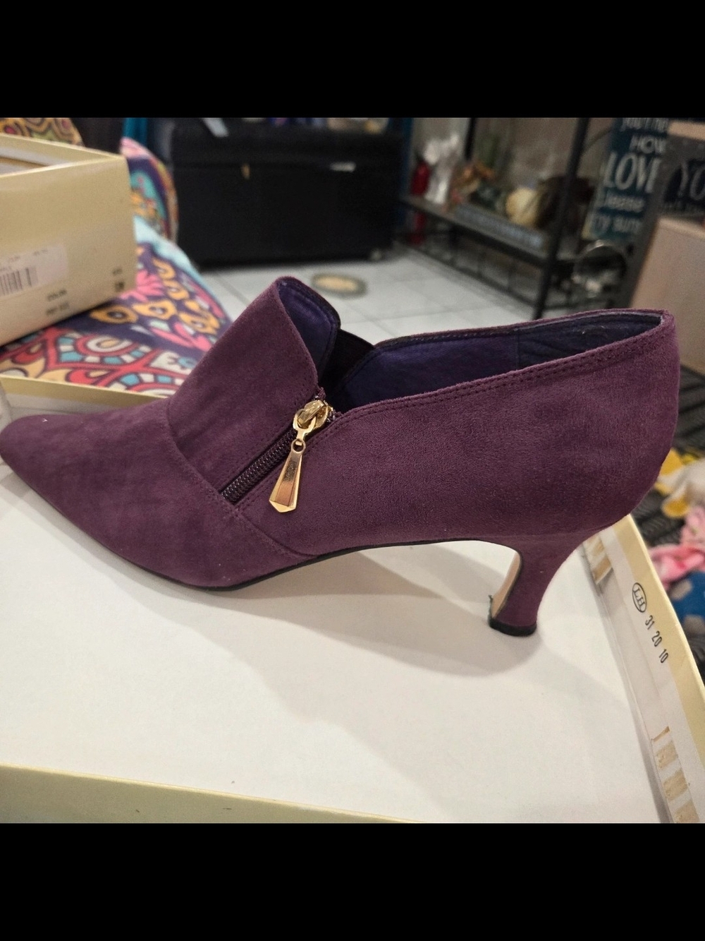 Annie Women's Size 12M Suede Kitten Heel Purple